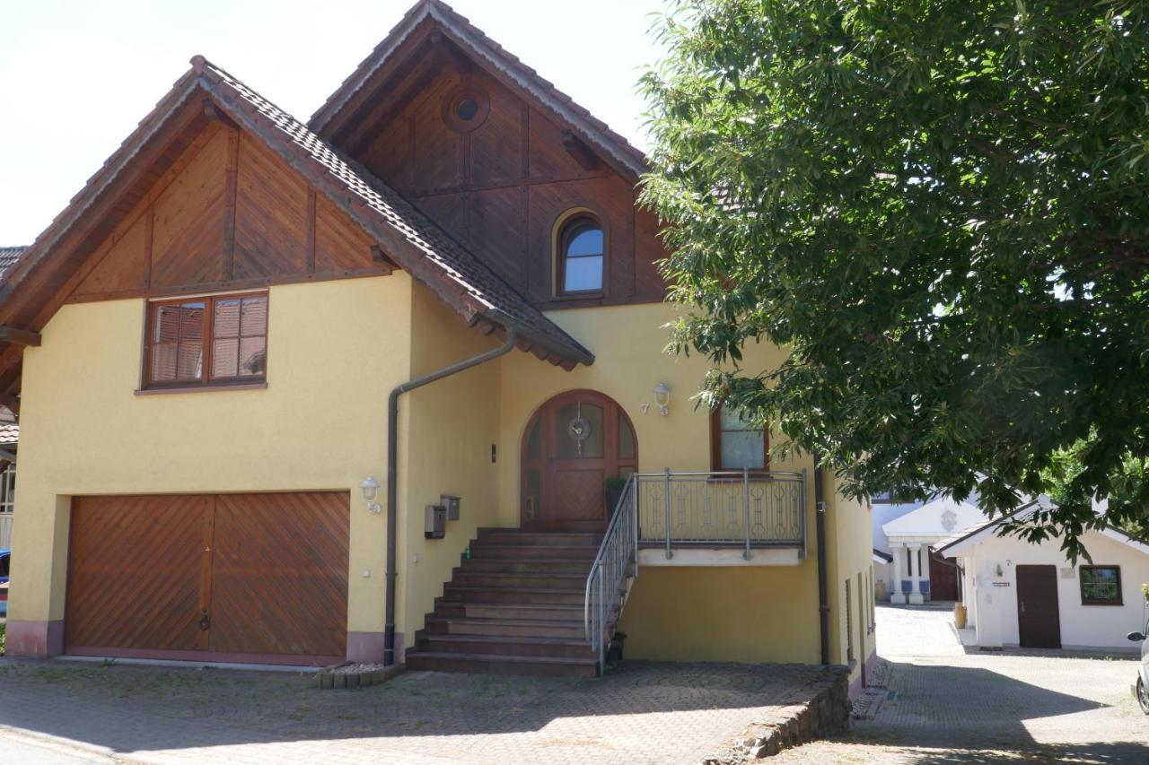 2 Zi - Fewo Schwarzwaldliebe Im Hexental, Terrasse Bollschweil Bagian luar foto
